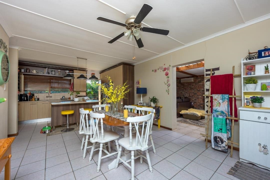 2 Bedroom Property for Sale in Groeneweide Park Western Cape